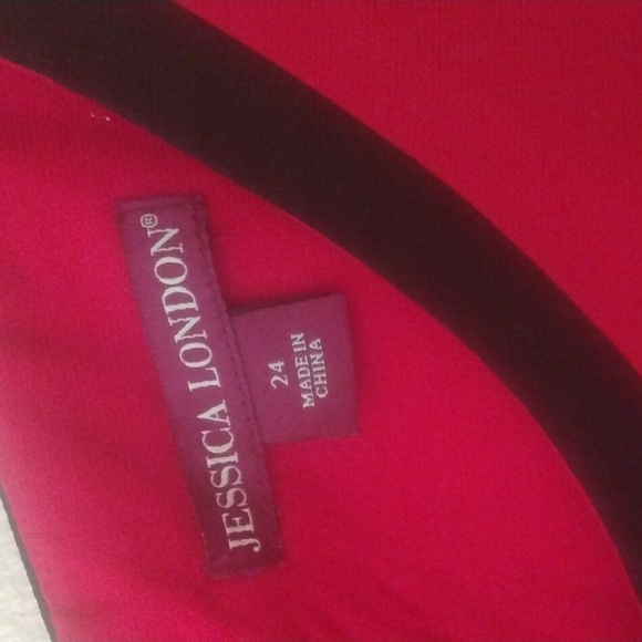 Size 24. Beautiful red, sleeveless dress with black trim. - Picture 2 of 6